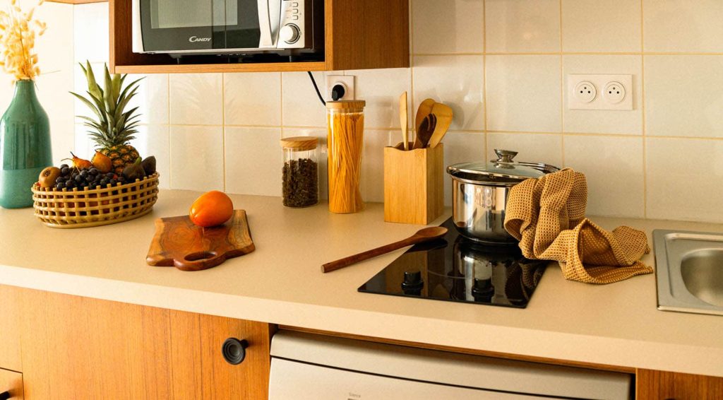 Cuisine du Studio Barbara impeccablement agencée et harmonieuse. Cuisine du Studio Barbara impeccablement agencée et harmonieuse.